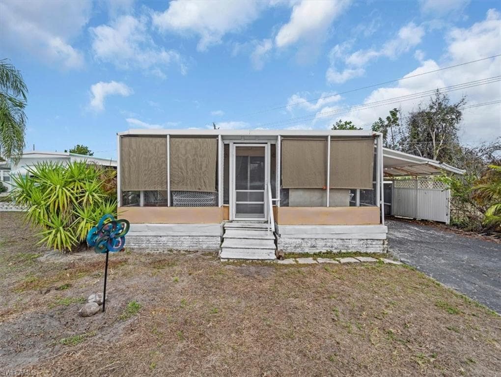 265 Fireball LN, NORTH FORT MYERS FL 33917-15