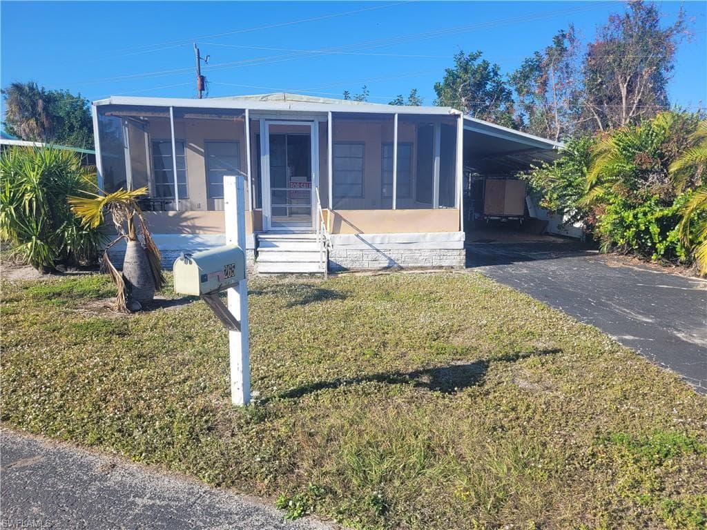 265 Fireball LN, NORTH FORT MYERS FL 33917-4
