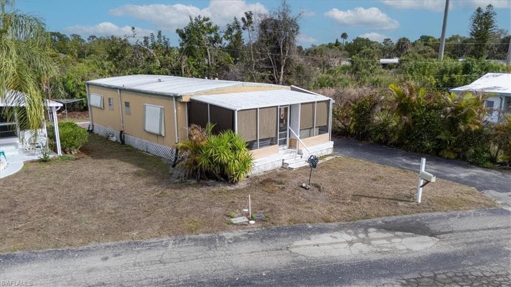265 Fireball LN, NORTH FORT MYERS FL 33917-8