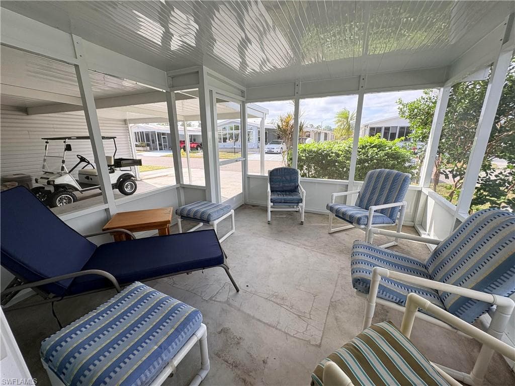 3142 Linwood DR, NORTH FORT MYERS FL 33917-5