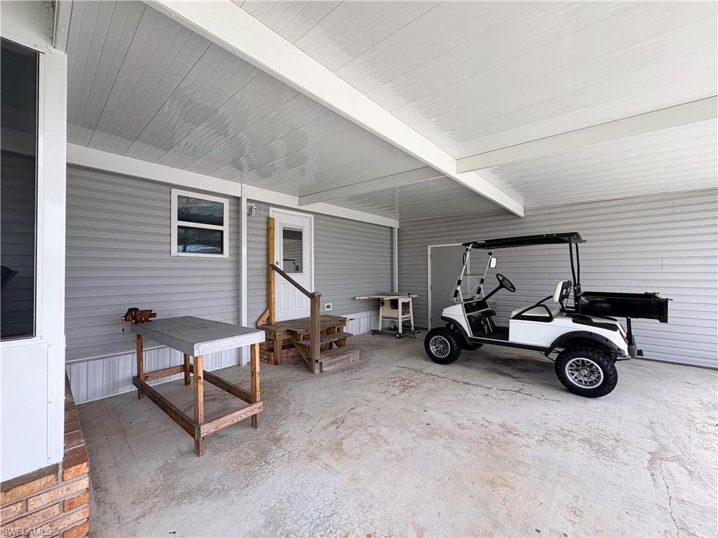 3142 Linwood DR, NORTH FORT MYERS FL 33917-2