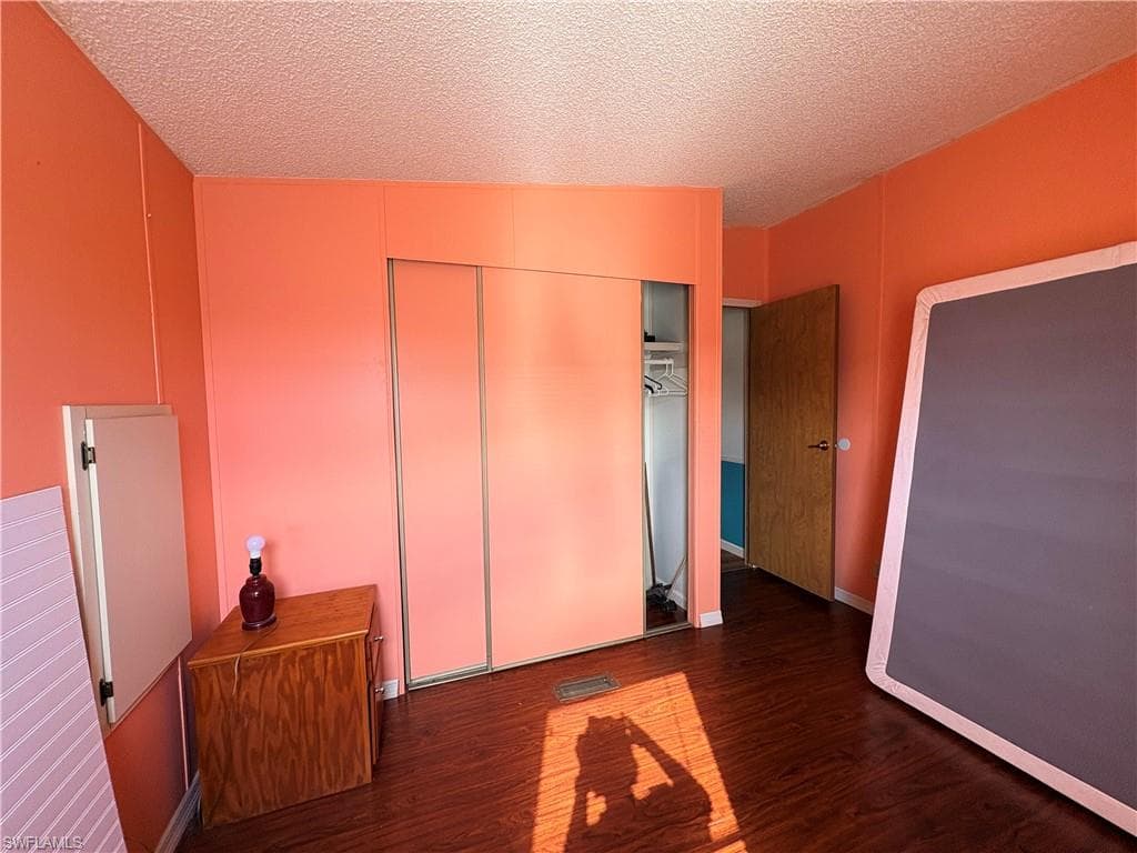 3142 Linwood DR, NORTH FORT MYERS FL 33917-27