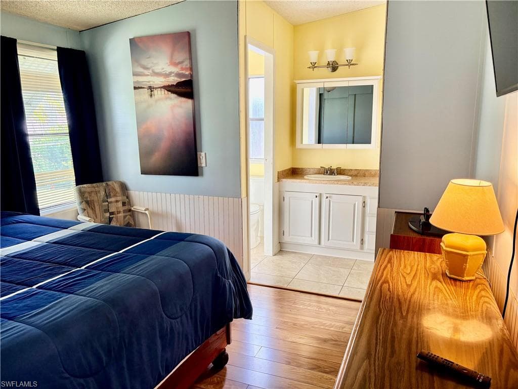 3142 Linwood DR, NORTH FORT MYERS FL 33917-19