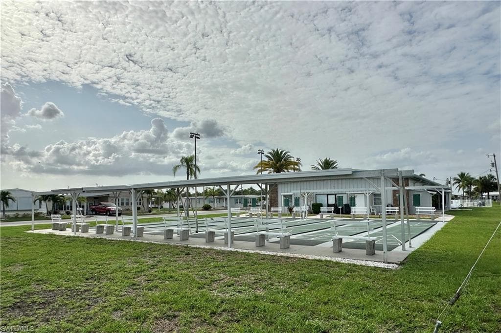 3142 Linwood DR, NORTH FORT MYERS FL 33917-37