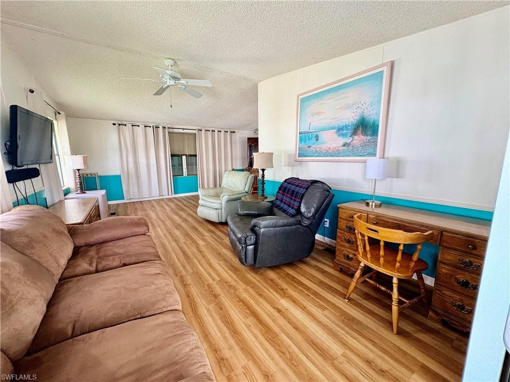 3142 Linwood DR, NORTH FORT MYERS FL 33917-7