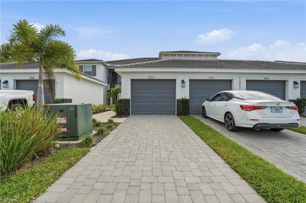 11851 Venetian Lagoon DR # 202, FORT MYERS FL 33913-38