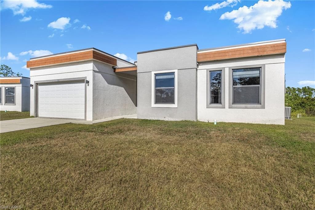 128 Viewpoint DR, LEHIGH ACRES FL 33972-6