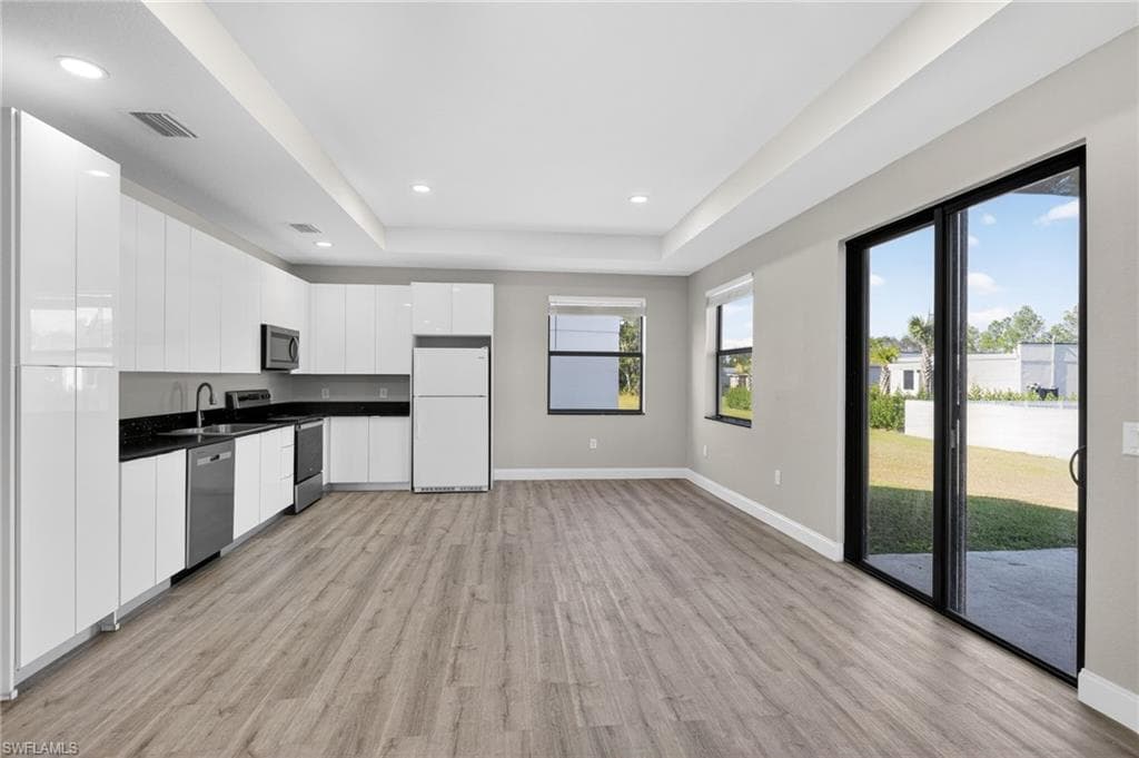 128 Viewpoint DR, LEHIGH ACRES FL 33972-17