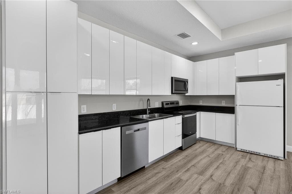 128 Viewpoint DR, LEHIGH ACRES FL 33972-14