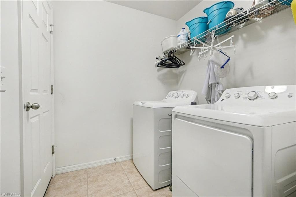 746 Center Lake ST, LEHIGH ACRES FL 33974-9