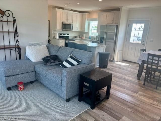 302 Shoreland DR, FORT MYERS FL 33905-8