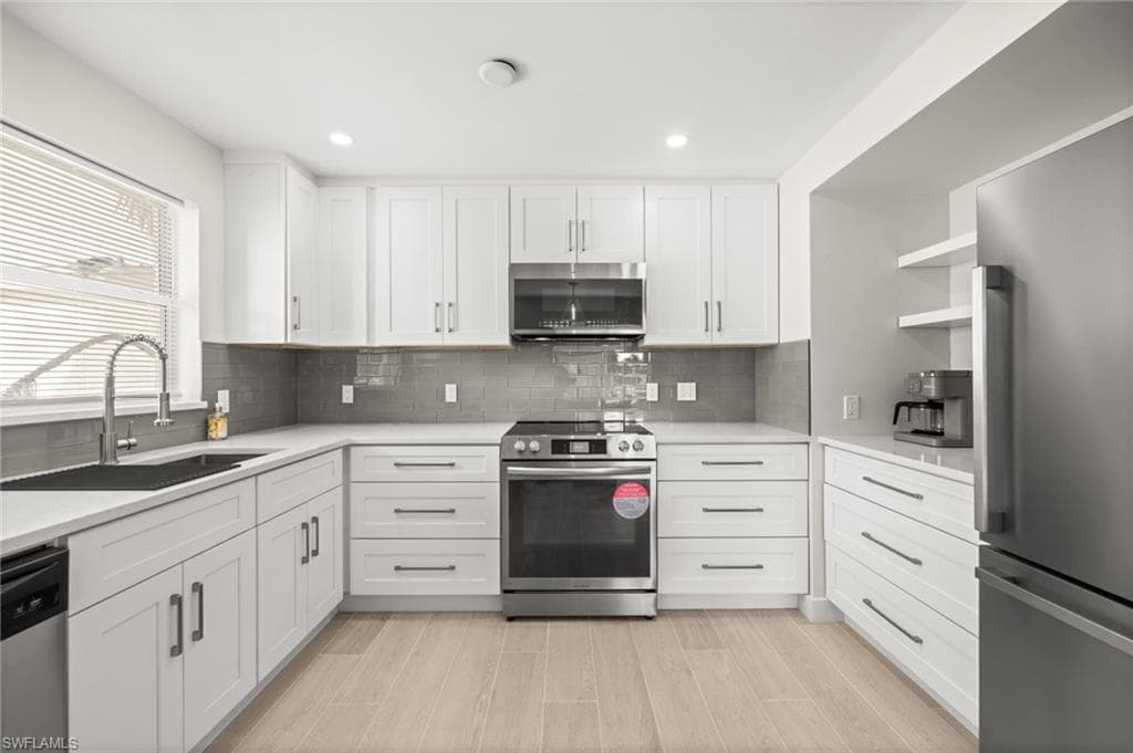 1549 Sandpiper ST # 83, NAPLES FL 34102-1