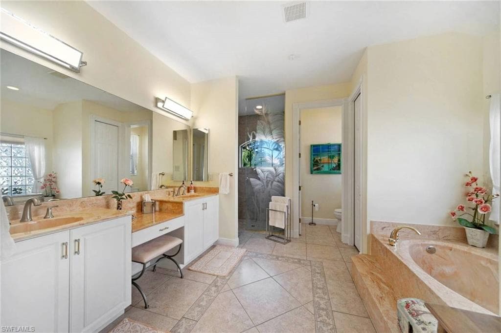 8420 Southwind Bay CIR, FORT MYERS FL 33908-18