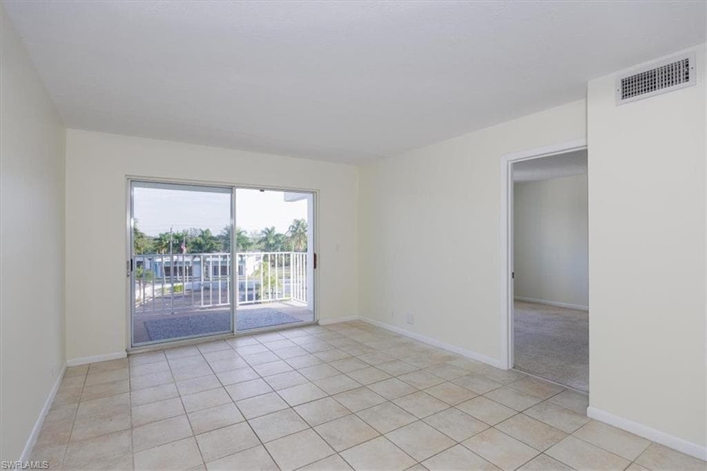 2885 Palm Beach BLVD # 308, FORT MYERS FL 33916-1