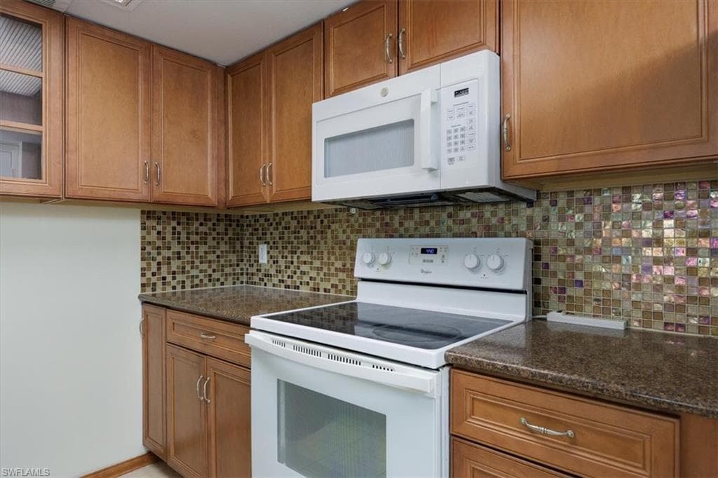 2885 Palm Beach BLVD # 308, FORT MYERS FL 33916-8