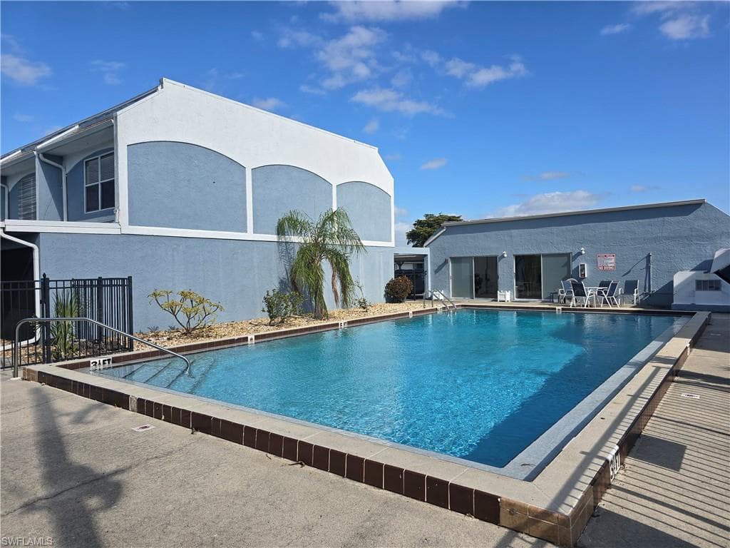 4424 SW 8th PL # 14, CAPE CORAL FL 33914-1