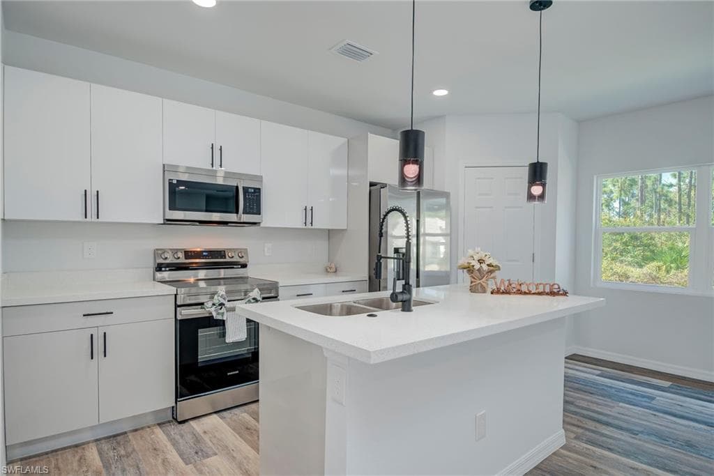 164 Thornton AVE S, LEHIGH ACRES FL 33974-10