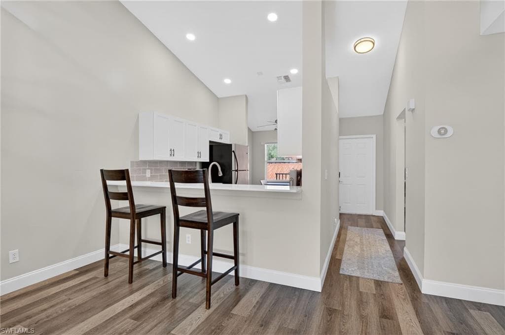 209 Robin Hood CIR 201-6