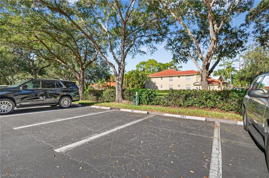 209 Robin Hood CIR 201-16
