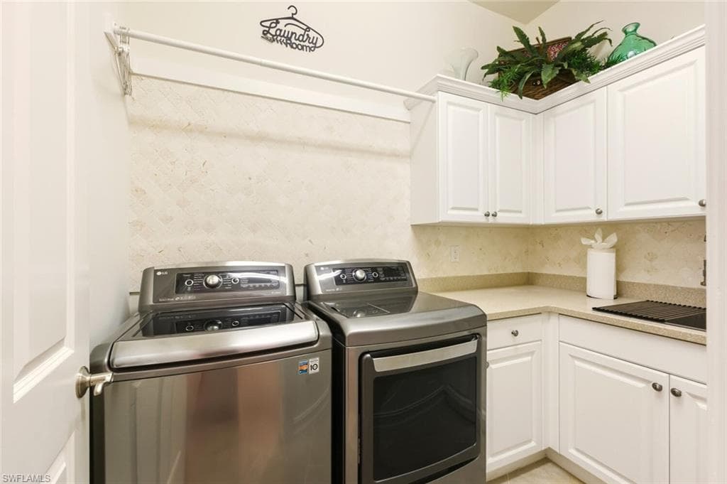 8977 Crooked Stick CT, NAPLES FL 34113-31