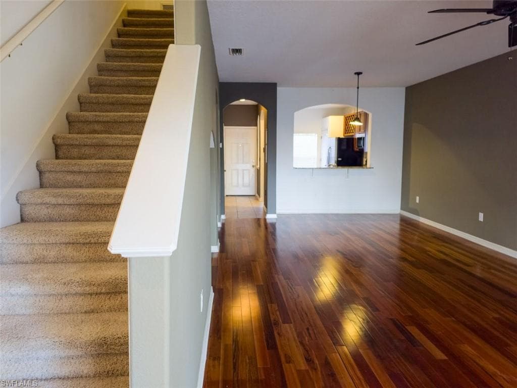 1044 Sleepy Oak DR, ZEPHYRHILLS FL 33543-9