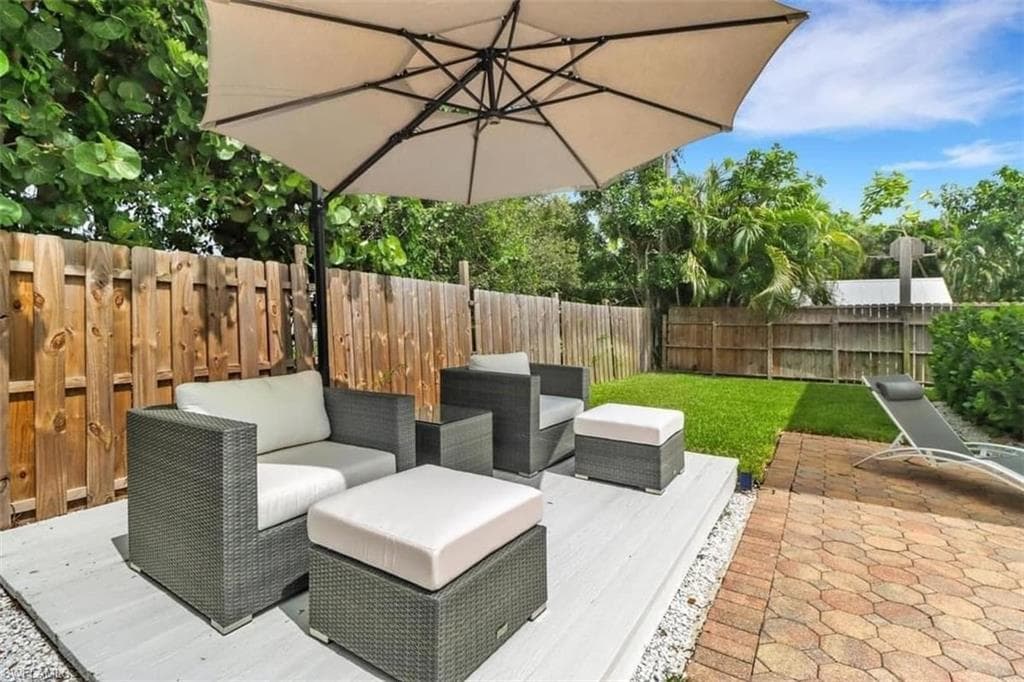 1097 Frank Whiteman BLVD, NAPLES FL 34103-5