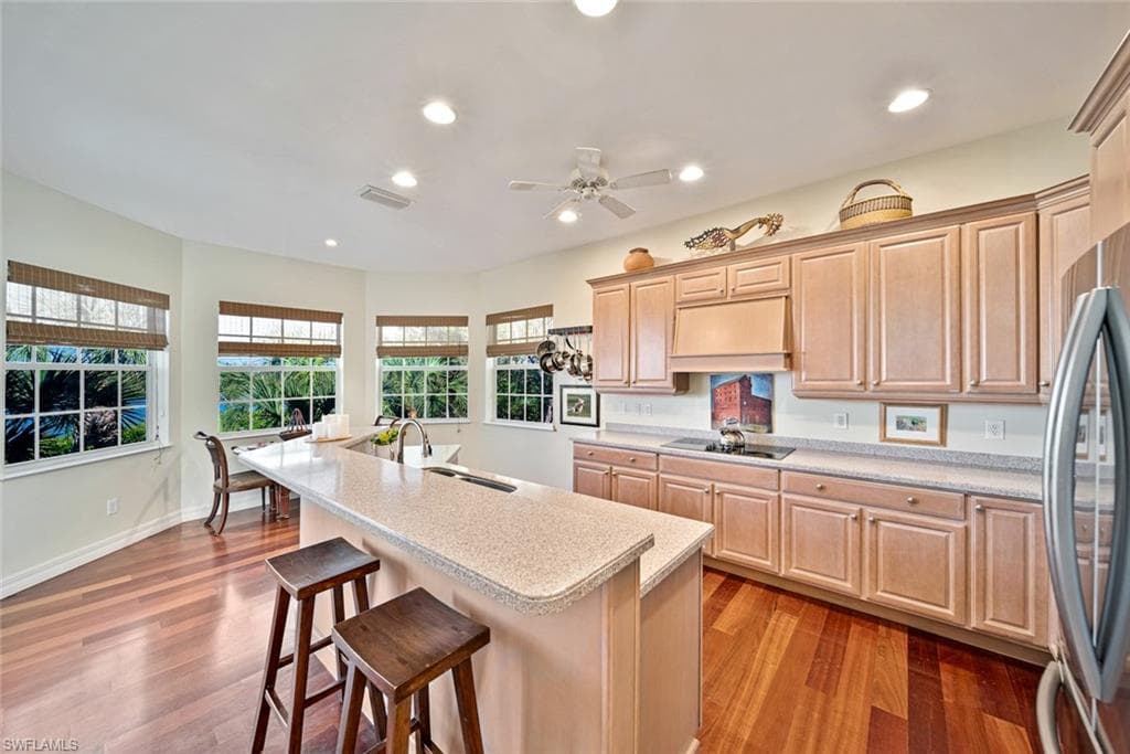 5810 Pine Tree DR, SANIBEL FL 33957-19