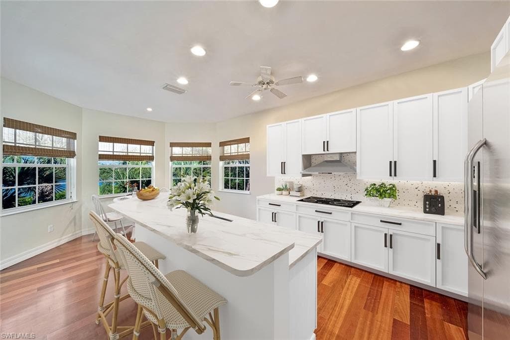 5810 Pine Tree DR, SANIBEL FL 33957-18
