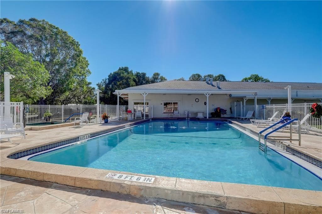 193 Carissa LN # 89, NAPLES FL 34114-1