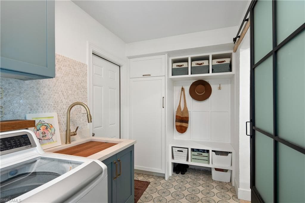 5900 Cypress Hollow WAY, NAPLES FL 34109-9