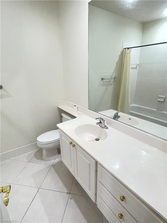 5549 Cove CIR, NAPLES FL 34119-21