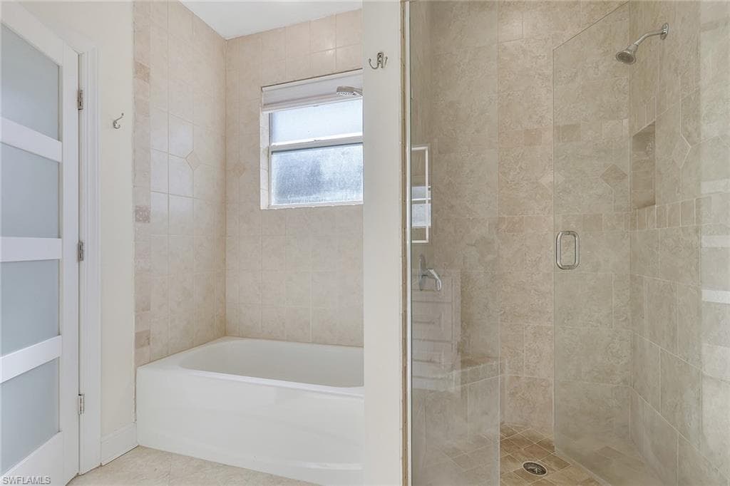 2082 E Tobago CIR, FORT MYERS FL 33905-22