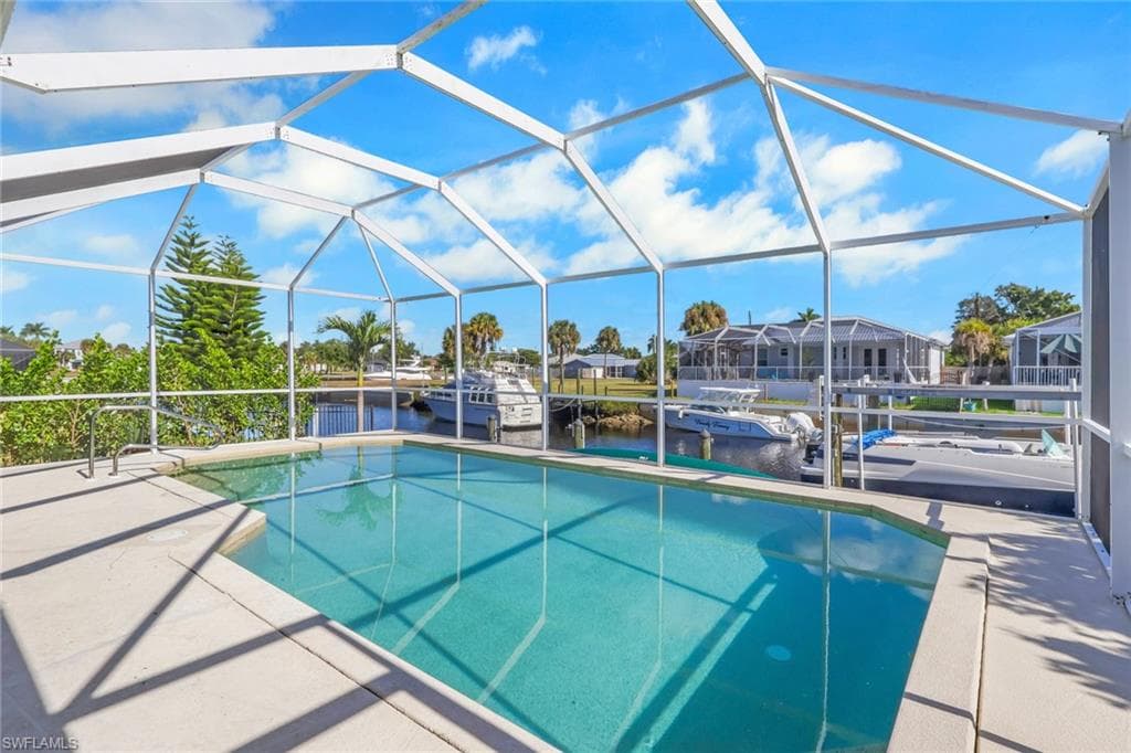 2082 E Tobago CIR, FORT MYERS FL 33905-31