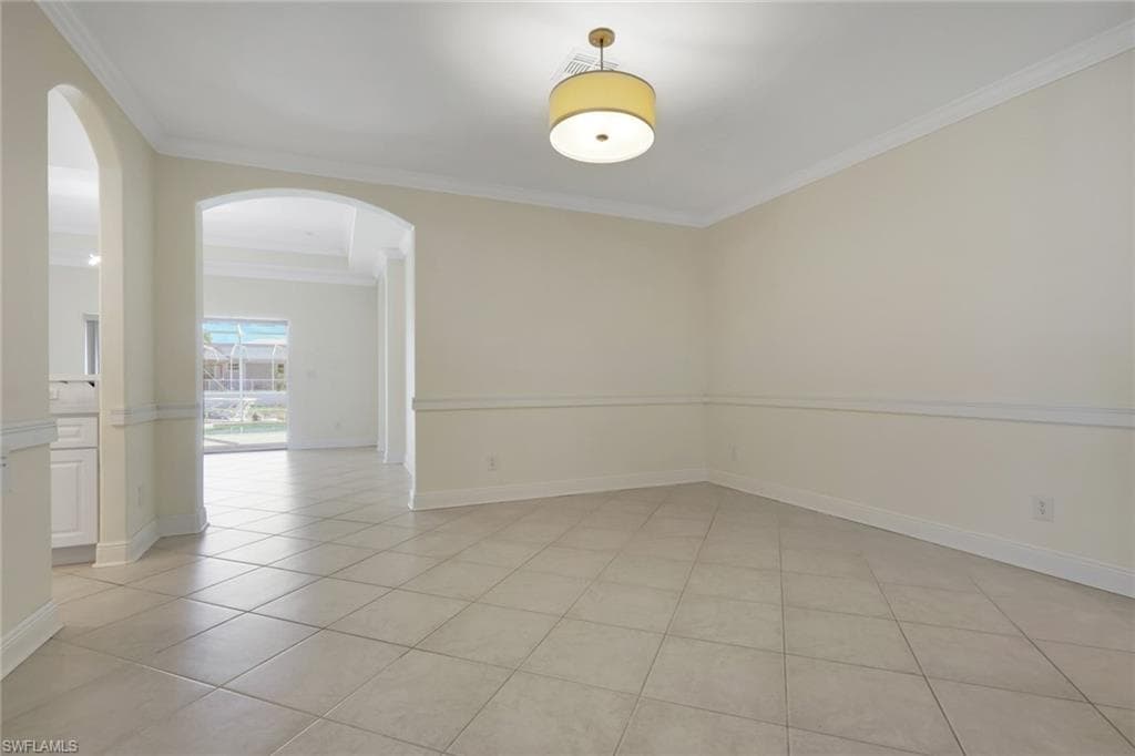 2082 E Tobago CIR, FORT MYERS FL 33905-8