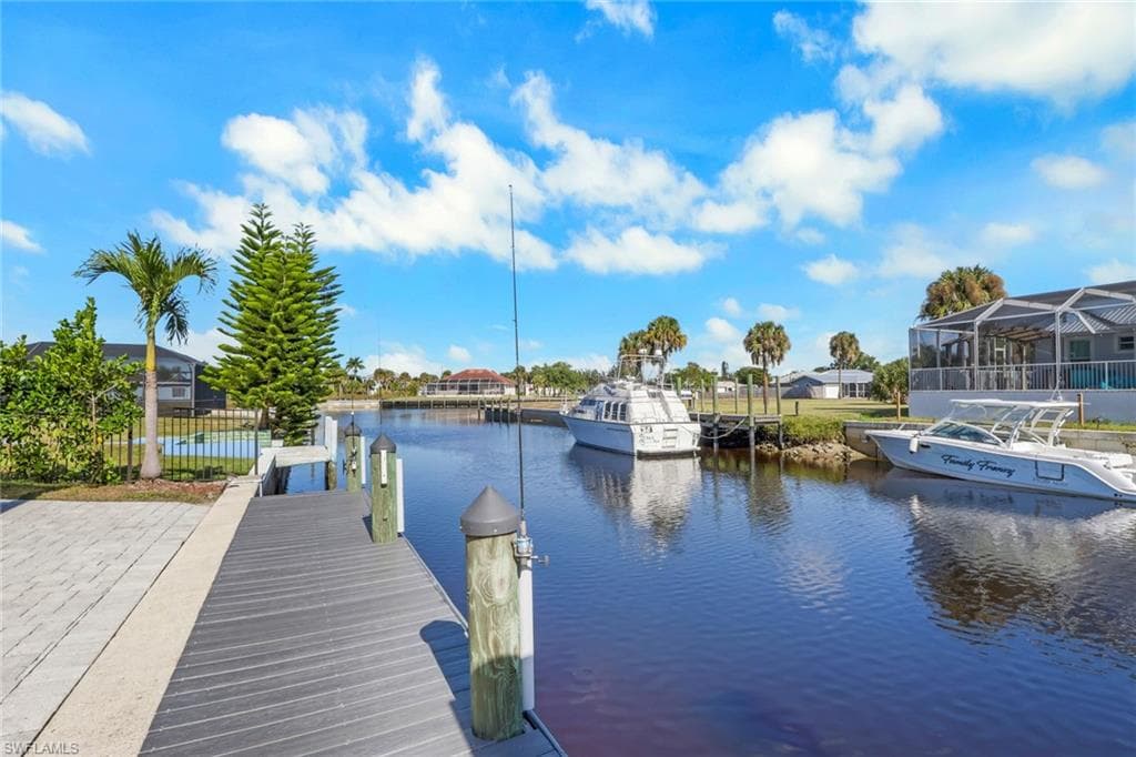 2082 E Tobago CIR, FORT MYERS FL 33905-37