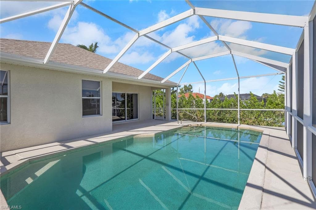 2082 E Tobago CIR, FORT MYERS FL 33905-32