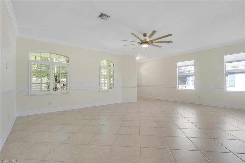 2082 E Tobago CIR, FORT MYERS FL 33905-3