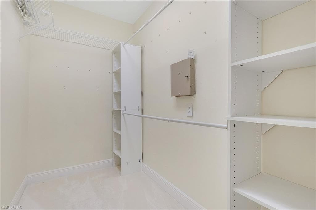 2082 E Tobago CIR, FORT MYERS FL 33905-20