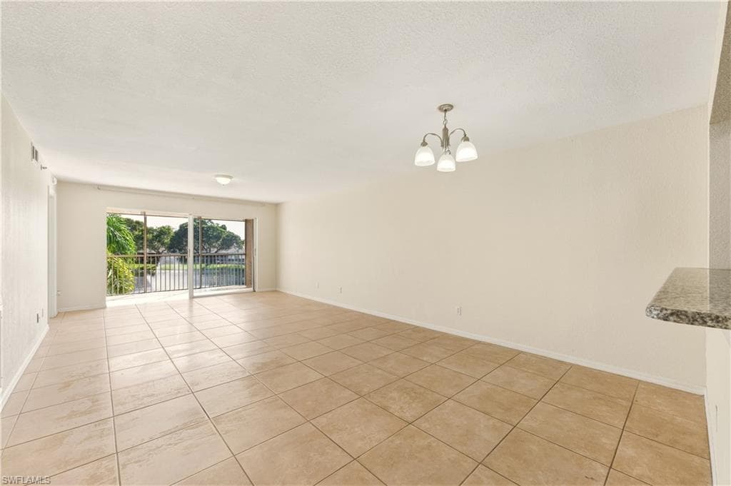 9650 Victoria LN # B208, NAPLES FL 34109-6