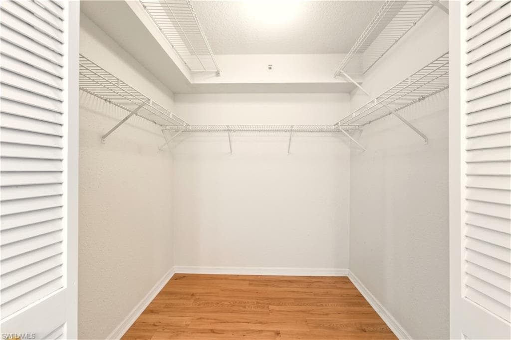 9650 Victoria LN # B208, NAPLES FL 34109-19