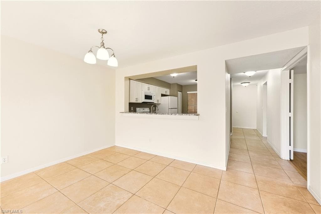 9650 Victoria LN # B208, NAPLES FL 34109-10