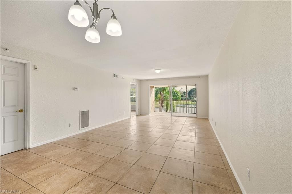 9650 Victoria LN # B208, NAPLES FL 34109-7