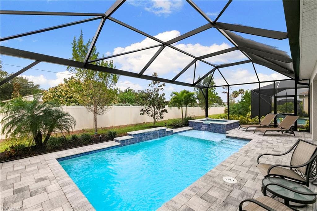 387 Grace Bay LN, NAPLES FL 34114-26