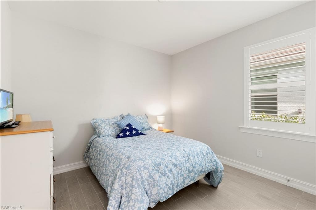 387 Grace Bay LN, NAPLES FL 34114-18