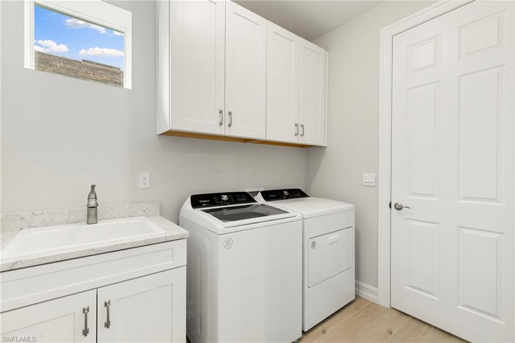 387 Grace Bay LN, NAPLES FL 34114-20