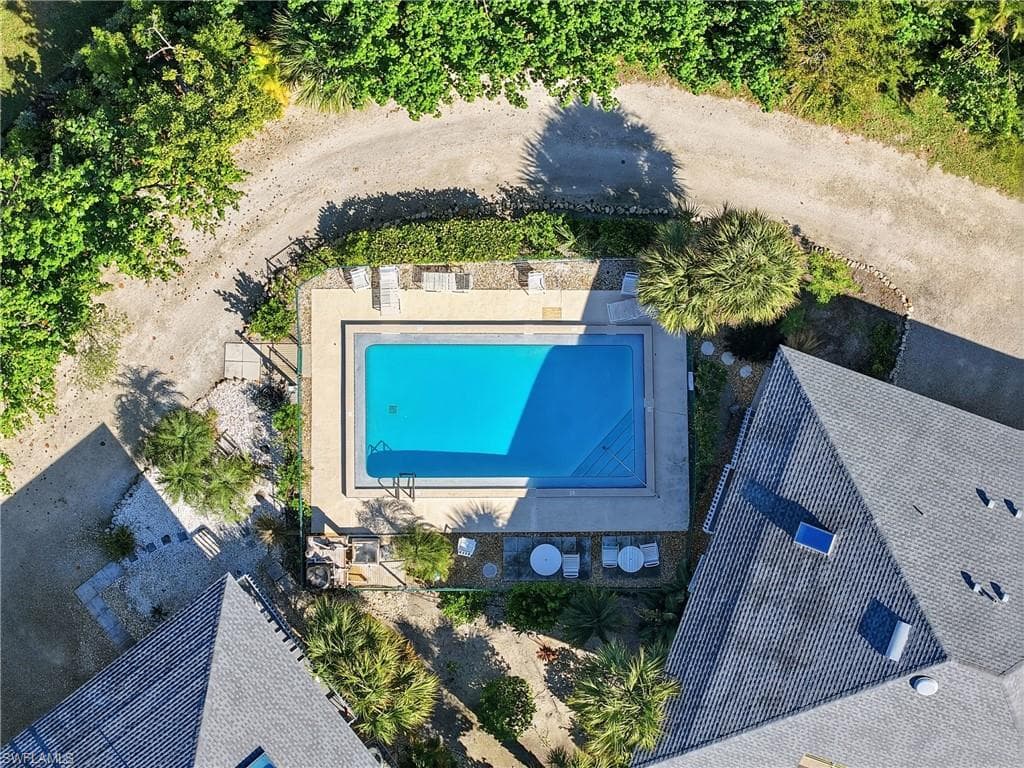 1039 Beach RD # 101, SANIBEL FL 33957-38