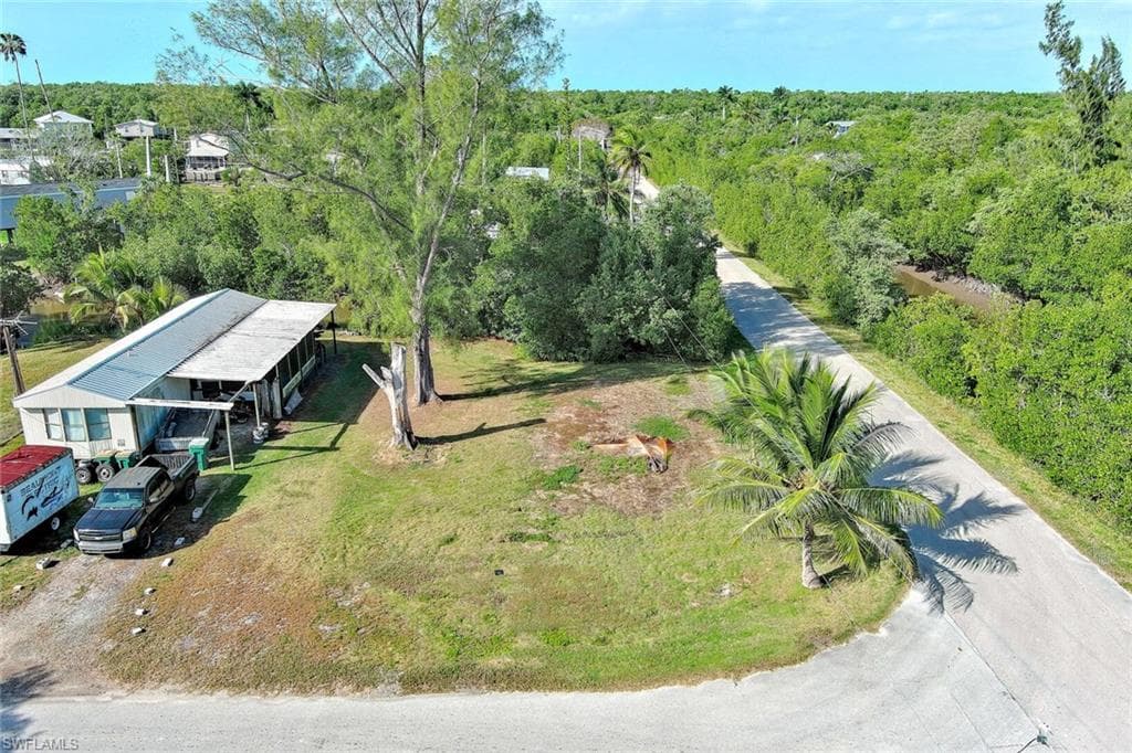 104 Egret LN, EVERGLADES CITY FL 34139-1