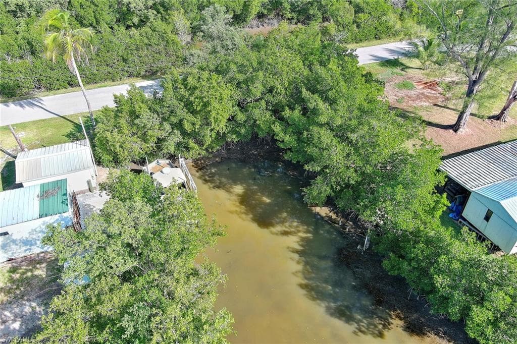 104 Egret LN, EVERGLADES CITY FL 34139-5