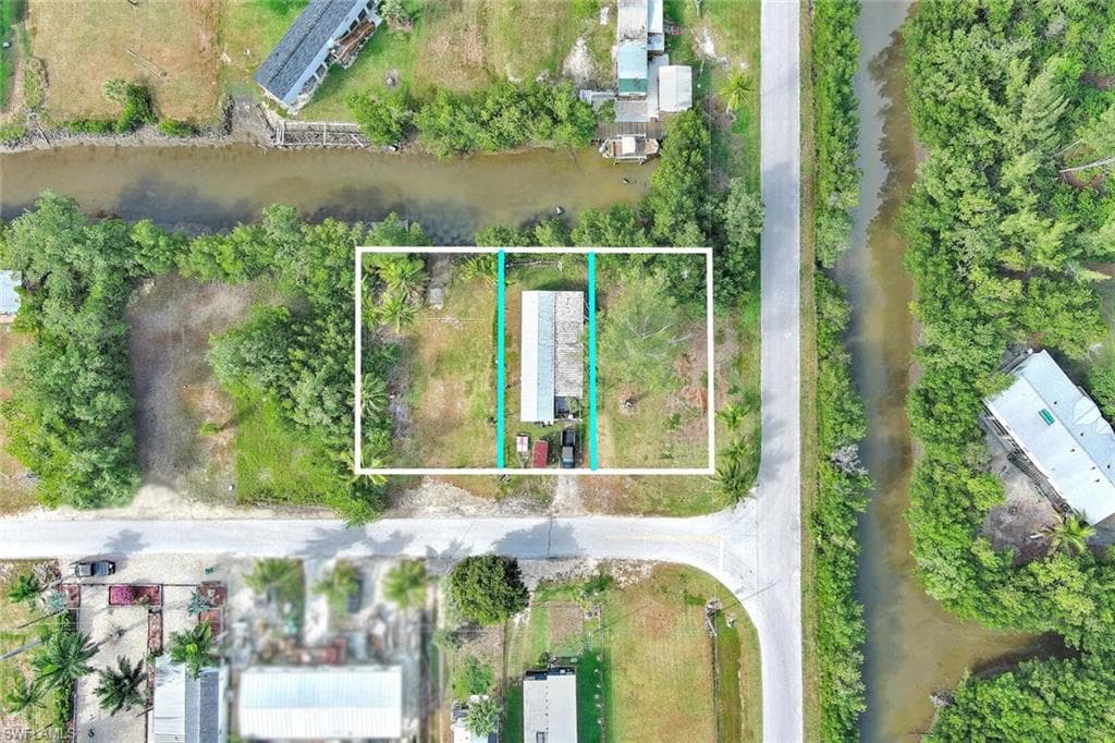 104 Egret LN, EVERGLADES CITY FL 34139-10