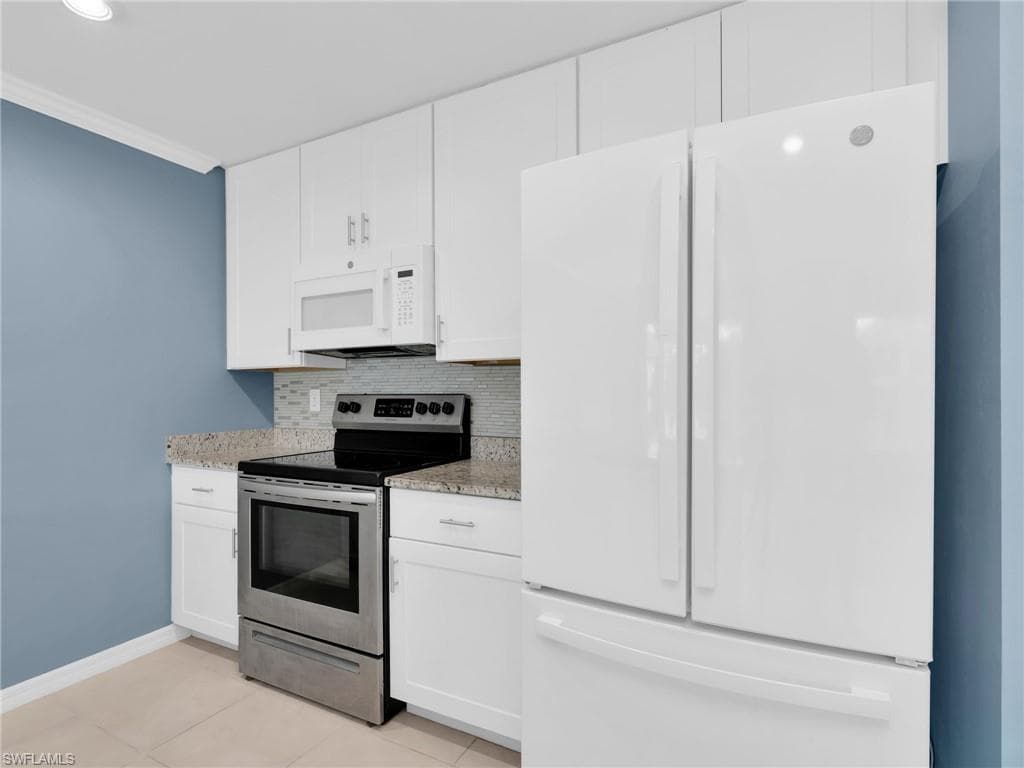 731 Hadley PL W, NAPLES FL 34104-15